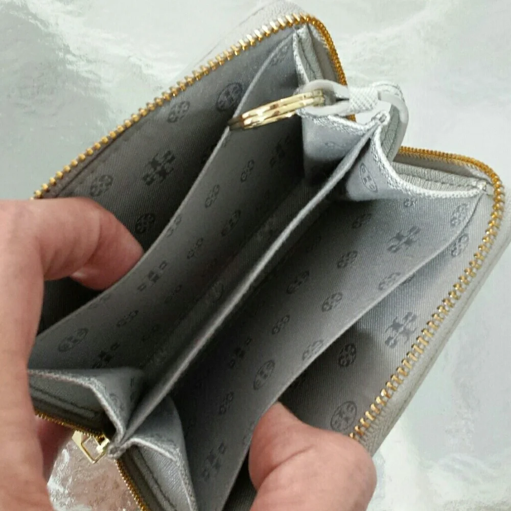 REDUCED Tory Burch wallet EUC